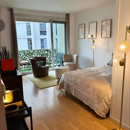 Stylish W Balcony In 16th - Eiffel Tower *