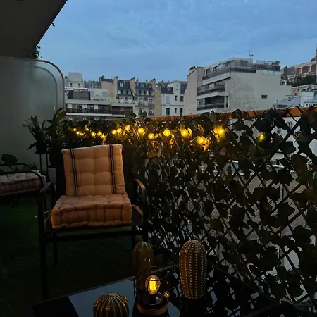 Stylish W Balcony In 16th - Eiffel Tower Paris