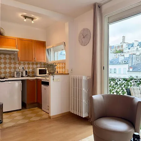 Stylish W Balcony In 16th - Eiffel Tower *