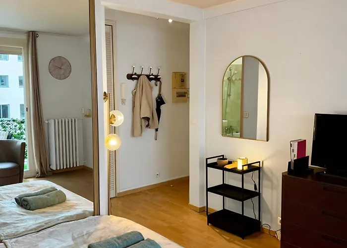 아파트 Stylish W Balcony In 16th - Eiffel Tower *